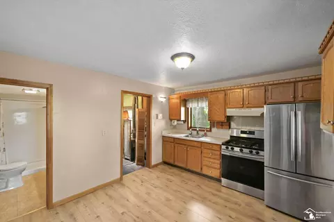 Entry Way - 750 E Labo, Carleton, MI 48117 photo 3 of 6