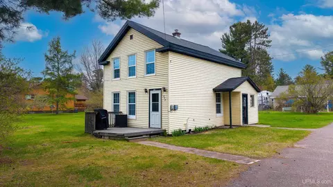 239 W Fairbanks, Marquette, MI 49855