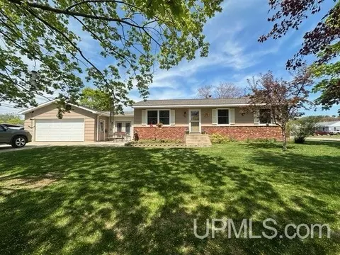 1400 S 14th, Escanaba, MI 49829