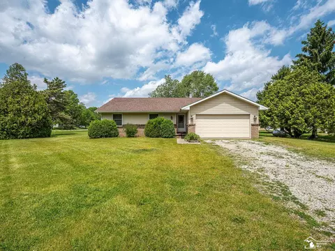 14790 Ida Ctr, Petersburg, MI 49270