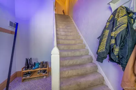 Entry Way - 113 Chestnut, Munising, MI 49862 photo 1 of 2