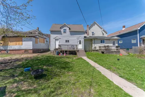 Exterior - 113 Chestnut, Munising, MI 49862 photo 3 of 5