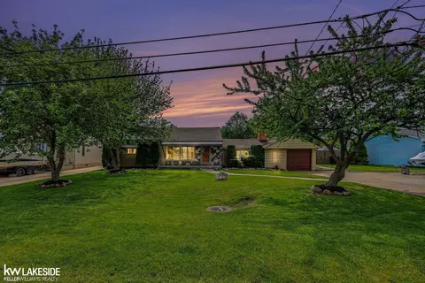 37470 Lakeville, Harrison Township, MI 48045