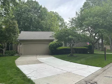 17765 E Kirkwood, Clinton Township, MI 48038