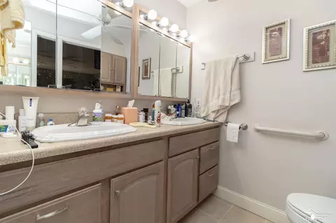 Bath - 1372 Laurelhurst, Temperance, MI 48182 photo 2 of 4