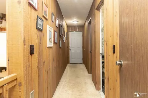 Entry Way - 1372 Laurelhurst, Temperance, MI 48182 photo 4 of 5