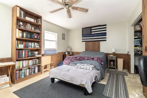 Bedroom - 1372 Laurelhurst, Temperance, MI 48182 photo 5 of 5