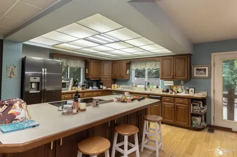 Kitchen - 1372 Laurelhurst, Temperance, MI 48182 photo 1 of 6