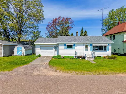 80 3rd, South Range, MI 49963
