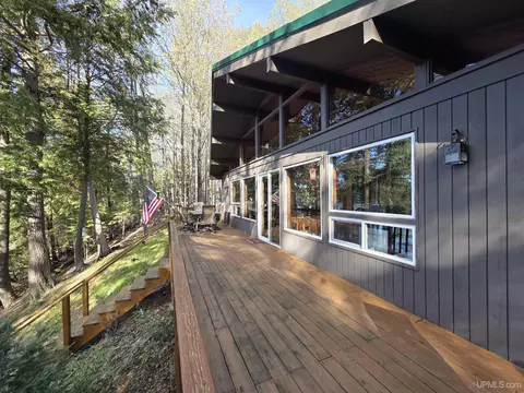 6079 E Beatons Lk, Watersmeet, MI 49969