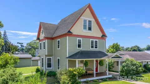 703 Michigan, Gladstone, MI 49837