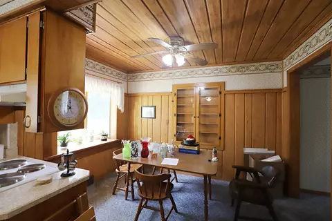 Dining - 536 Warren, Flushing, MI 48433 photo 1 of 2