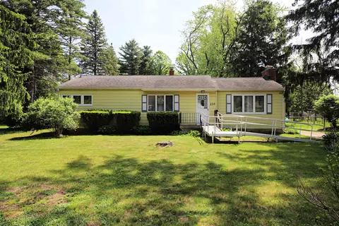 536 Warren, Flushing, MI 48433