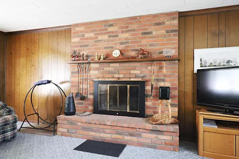 Living - 536 Warren, Flushing, MI 48433 photo 3 of 3