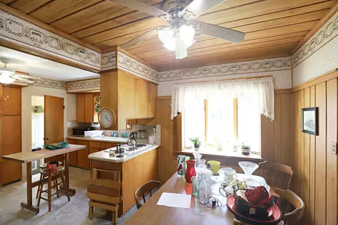 Kitchen - 536 Warren, Flushing, MI 48433 photo 2 of 4