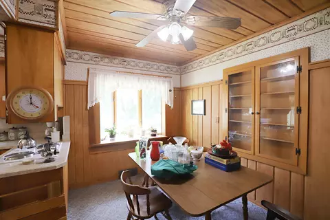 Dining - 536 Warren, Flushing, MI 48433 photo 2 of 2
