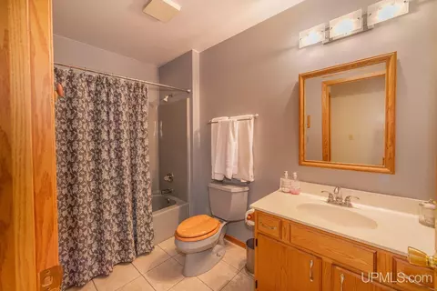 Bath - 8 Gold, Ishpeming, MI 49849 photo 2 of 2