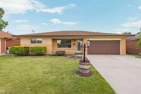 13216 Cromie, Warren, MI 48088