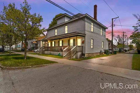 211 S 14th, Escanaba, MI 49289