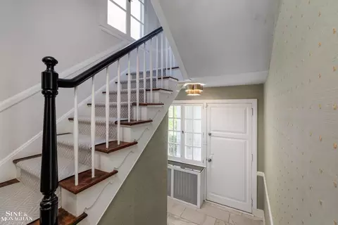 Entry Way - 115 Lewiston, Grosse Pointe Farms, MI 48236 photo 2 of 4