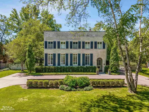 115 Lewiston, Grosse Pointe Farms, MI 48236