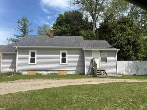 2222 Francisco, Flushing, MI 48433