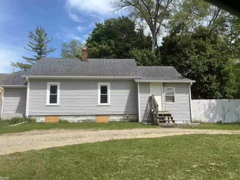 2222 Francisco, Flushing, MI 48433