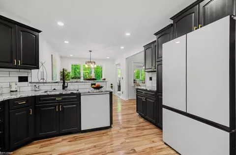 Kitchen - 8367 Lindsey, Casco, MI 48064 photo 3 of 5