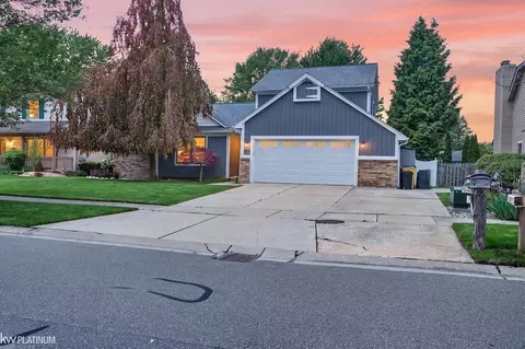 54329 Avondale, New Baltimore, MI 48047