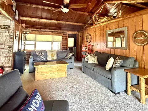 Living - 1627 Riverside, Gladwin, MI 48624 photo 3 of 5