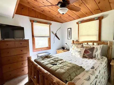 Bedroom - 1627 Riverside, Gladwin, MI 48624 photo 3 of 5