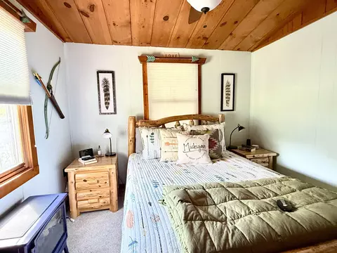 Bedroom - 1627 Riverside, Gladwin, MI 48624 photo 1 of 5