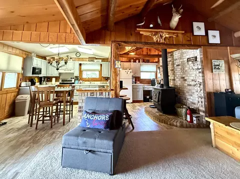 Living - 1627 Riverside, Gladwin, MI 48624 photo 2 of 5