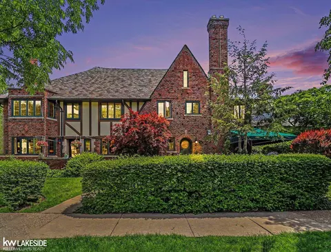 286 Rivard, Grosse Pointe, MI 48230