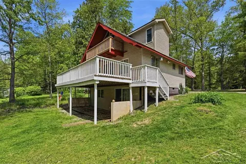 2710 S Whitney Bch, Beaverton, MI 48612