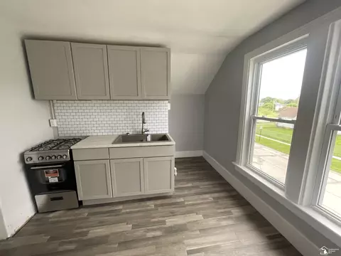 Kitchen - 68 Navarre, Monroe, MI 48161 photo 2 of 4