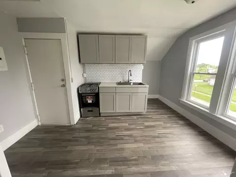 Kitchen - 68 Navarre, Monroe, MI 48161 photo 1 of 4