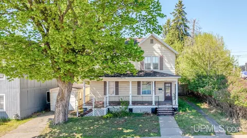 112 W Ludington, Iron Mountain, MI 49801