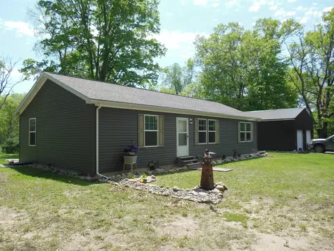 7320 N Clare, Harrison, MI 48625