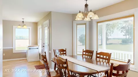 Dining - 9521 Gera, Birch Run, MI 48415 photo 1 of 3