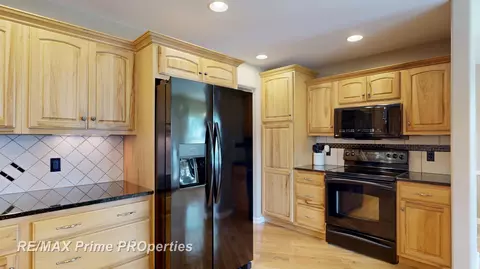 Kitchen - 9521 Gera, Birch Run, MI 48415 photo 5 of 5