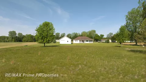 Exterior - 9521 Gera, Birch Run, MI 48415 photo 6 of 9