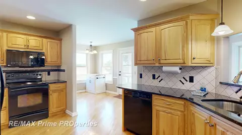 Kitchen - 9521 Gera, Birch Run, MI 48415 photo 4 of 5