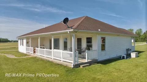 Exterior - 9521 Gera, Birch Run, MI 48415 photo 3 of 9