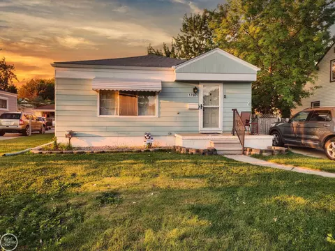 17901 Peters, Roseville, MI 48066