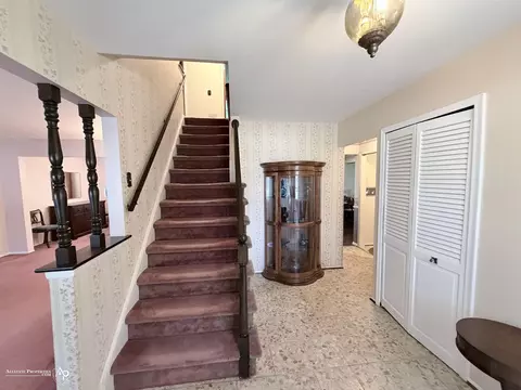 Entry Way - 604 Amesbury, Davison, MI 48423 photo 1 of 1