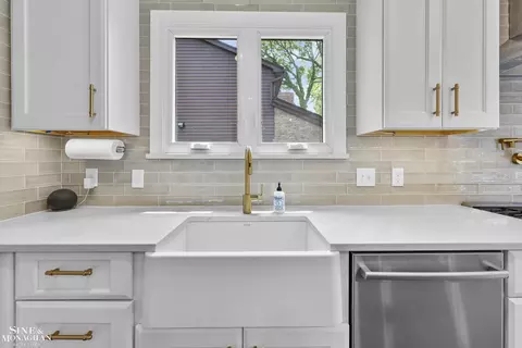 Kitchen - 1231 Grayton, Grosse Pointe Park, MI 48230 photo 2 of 4