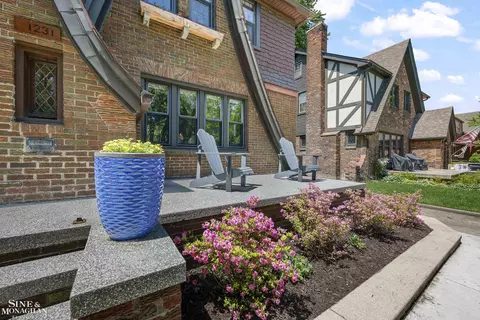 Exterior - 1231 Grayton, Grosse Pointe Park, MI 48230 photo 7 of 11