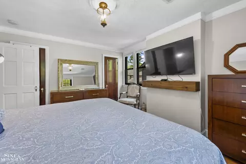 Bedroom - 1231 Grayton, Grosse Pointe Park, MI 48230 photo 2 of 7