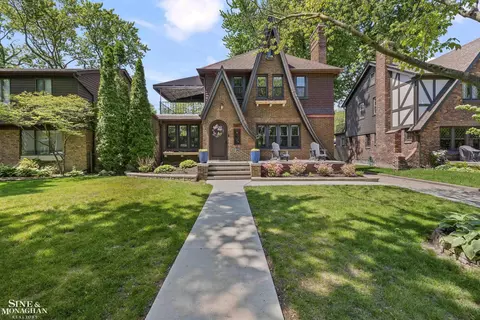 1231 Grayton, Grosse Pointe Park, MI 48230